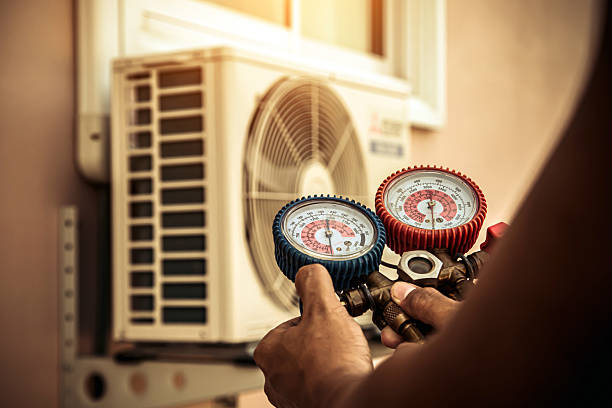 Professional Hvac technician working in Fountaintown, IN